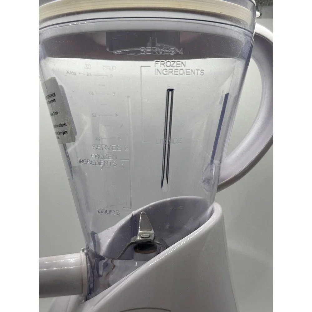 Back to Basics Smoothie Freeze Blender 48oz White Attached Dispenser Tap 3-Speed